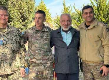 جلسة تنسيقية في مبنى بلدية بليدا جمعت الكتيبتين الفرنسية والفنلندية