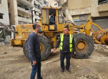 بلدية حارة حريك تواصل فتح الطرقات وإزالة الردم في عدد من الشوارع