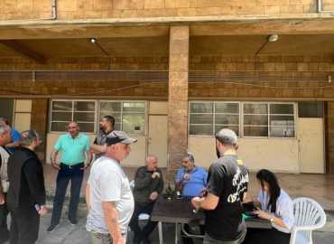 بلدية ميس الجبل تنظّم يومًا صحيًا مجانيًا للنازحين في بيروت