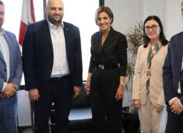 اجتماع تنسيقي بين وزارتي البيئة والصحة لبحث إدارة النفايات الطبّية والتحديات المناخية