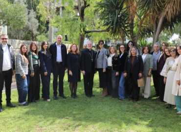 بلدية الفيدار تكرّم الأمهات برعاية المطران عون وبالتعاون مع AUT