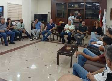 بعد وصول شكاوى من المواطنين .. رئيس بلدية الشويفات يجتمع بأصحاب المولدات الخاصة