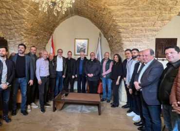 وفد كنسي في بلدية عمشيت: بحث الأوضاع المحلية ودعوة للمشاركة في قدّاس 