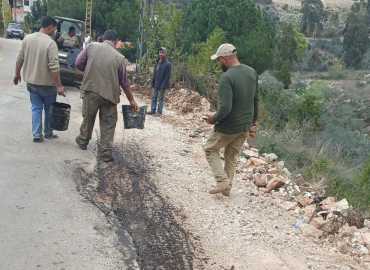 بلدية عبا تواصل تنفيذ مشروع تمديد خطّ المياه الجديد بين البئر رقم 3 والبئر رقم 4