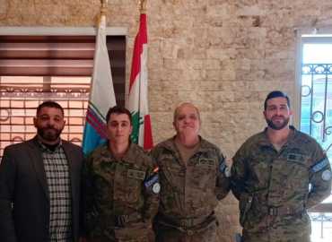 رئيس بلدية الطيبة يبحث مع 