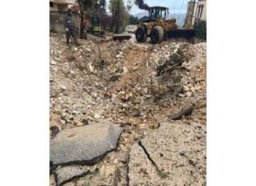 وزارة الأشغال تباشر إعادة تأهيل الطرقات المتضررة جنوبًا بعد وقف إطلاق النار