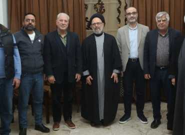 وفد من بلدية حارة حريك يزور العلامة فضل الله ويطلعه على أجواء عمل البلدية