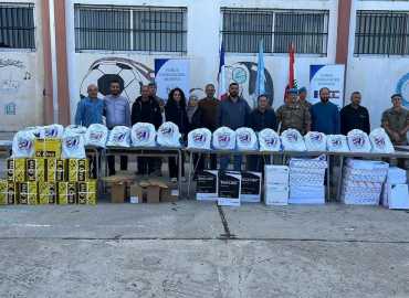 بحضور رئيس بلدية الطيبة.. الكتيبة الفرنسية تقدّم قرطاسية وماكينة تصوير لطلاب الثانوية الرسمية