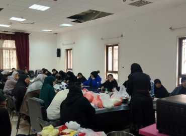 ورشة متخصصة في صناعة الحلويات الرمضانية بدعم من بلدية الطيبة وشركائها