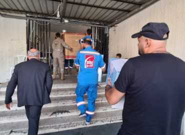 رئيس بلدية حارة صيدا يشرف على توزيع مساعدات مقدّمة من 