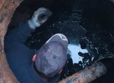 بلدية الشرقية تواصل جهودها في صيانة الشبكة الصحية