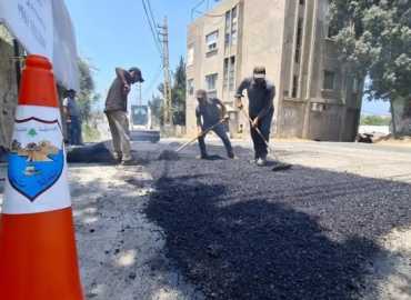 بلدية صيدا تستكمل أعمال تأهيل الطرق وشبكات الصرف الصحي في عدد من أحياء المدينة