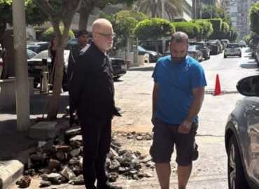بلدية بيروت تنجز معالجة الحفر في شارع رشيد كرامي