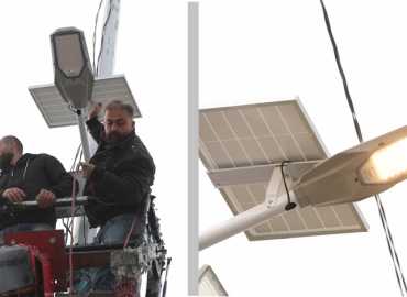 مبادرة من رئيس نادي التضامن صور لإنارة أوتوستراد صيدا - صور باستخدام لمبات طاقة شمسية