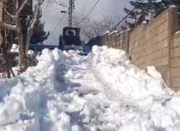 بلدية لاسا تواصل فتح الطرقات ومعالجة أضرار العاصفة لحماية السلامة العامة