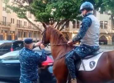 قوى الأمن الداخلي تنفّذ دوريات على الأحصنة في شوارع بيروت لضبط السير