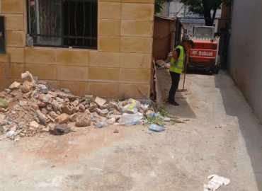 بلدية برج البراجنة تنفذ أعمال تنظيف وصيانة في مقبرة الرادوف