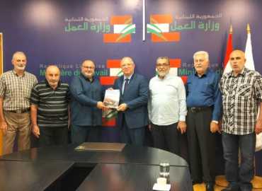 رئيس بلدية رشاف يبحث مع وزير العمل أوضاع البلدة واحتياجات الأهالي