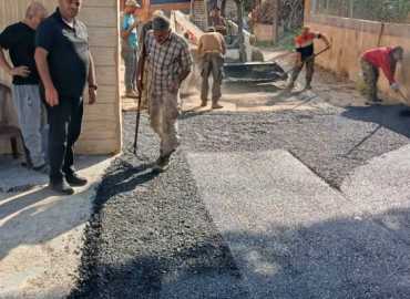 بلدية جبشيت تُواصل أعمال التزفيت ضمن خطة تحسين البنية التحتية