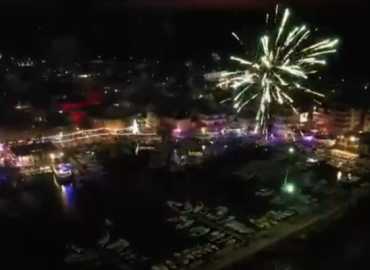 مدينة صور تحتفل بالعيش المشترك: إطلاق القرية الميلادية الأولى عند ميناء الصيادين