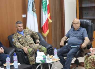 اتحادا بلديات صور وبنت جبيل يبحثان مع قائد القطاع الغربي في 