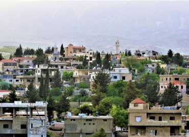 إطلاق لائحة التنمية والوفاء المدعومة من حزب الله وحركة أمل في بلدة طاريا البقاعية