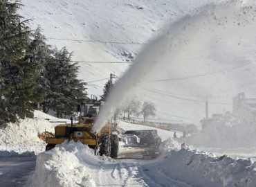 بلدية بشري تشكر وزارة الأشغال على جرف الثلوج من الطرقات في منطقة الأرز