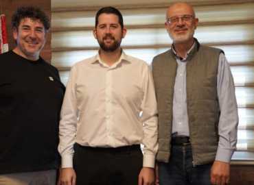 بلدية بقسطا تنسّق توزيع مساعدات للنازحين بالتعاون مع الهيئة الإسلامية للرعاية