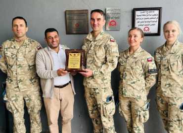 رئيس بلدية بنت جبيل يشكر الكتيبة البولندية على تسليمها أجهزة طبية لمستشفى صلاح غندور