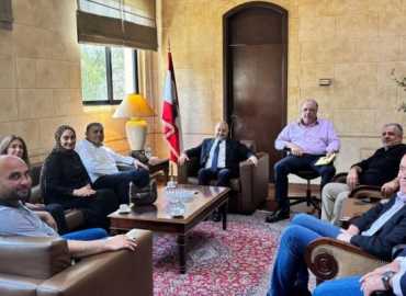بلدية حاروف تبحث سبل دعم إعادة تأهيل المرافق المتضررة