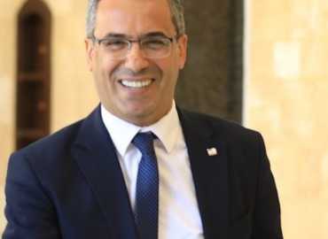 هاني: استمرار توزيع الشتول دعماً للمزارعين وتعزيزاً للأمن الغذائي رغم العدوان