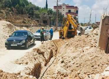 بلدية الشهابية تواكب صيانة شبكات المياه المتضررة بالتنسيق مع مؤسسة مياه لبنان الجنوبي