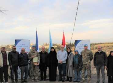 بلدية النفاخية تفتتح مشروع إنارة الشوارع وتكرّم الكتيبة الفرنسية