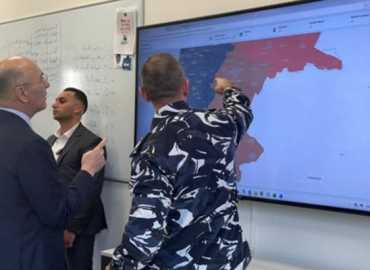 الحجار يتابع من غرفة العمليات أوضاع النزوح والتنسيق مع المحافظين والبلديات