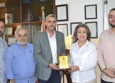 بلدية طرابلس تُكرّم ثانوية الحدادين الرسمية للبنات بعد فوزها بالمركز الأول عربيًا في تحدّي القراءة العربي