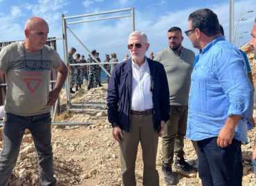 رئيس بلدية عمشيت يتفقّد الأعمال الجارية قرب مغارة الفقمة