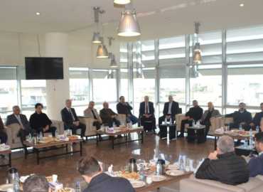 لقاء بدعوة من بلدية طرابلس ضمّ نواباً وممثلين عن الهيئات والفعاليات الاقتصادية لبحث تحديات المدينة