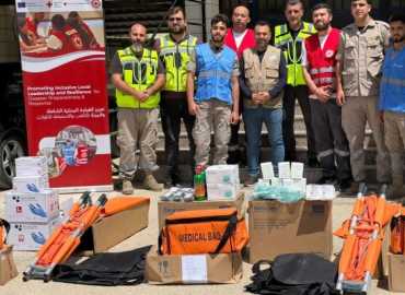 اتحاد بلديات قضاء صور يتسلّم تجهيزات إسعافات أولية لتعزيز جهوزية فرق المستجيب الأول