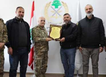رئيس بلدية شقرا ودوبيه يكرّم مدير التعاون العسكري–المدني ويعزّز الشراكة مع الجيش