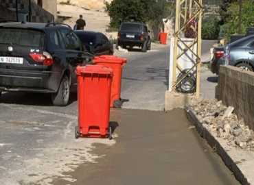 بلدية تفاحتا تقوم بأعمال صيانة للطرقات قبل الشتاء