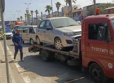 بلدية برج البراجنة تزيل السيارات المخالفة على طريق المطار لتعزيز انسيابية السير 