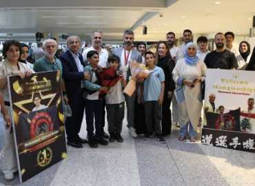 رئيس بلدية برج البراجنة يستقبل بطلاً رياضياً في مطار بيروت الدولي