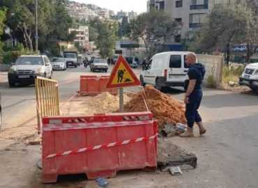 بلدية مدينة الشويفات تباشر توسعة خط الصرف الصحي على طريق صيدا القديمة