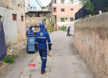 بلدية برج البراجنة تباشر كنس الشوارع تمهيدًا لعودة الأهال