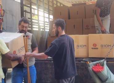 بلدية كفررمان تواكب توزيع حصص نظافة على الأهالي بالتعاون مع «سوليداريتي إنترناشونال»