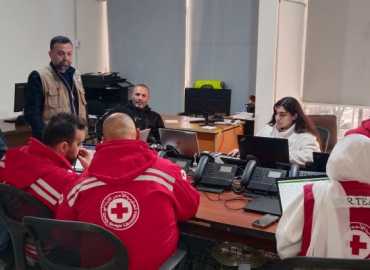 مجلس الجنوب يواصل توزيع الحصص الغذائية على النازحين في مراكز الإيواء في صور