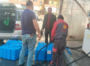 بلدية راميا تبدأ توزيع المازوت على النازحين وتستعد لتأمين بونات الغاز قريبًا