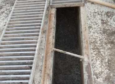 بلدية تفاحتا تنفّذ صيانة شاملة لمجاري الصرف استعدادًا لموسم الشتاء