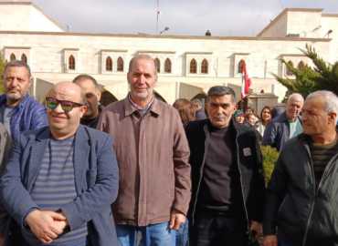 رابطة مخاتير الهرمل والجوار تشارك في اعتصام لجنة أساتذة التعليم الثانوي أمام سراي الهرمل