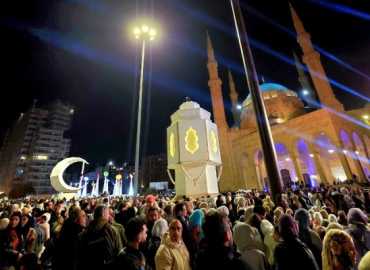 بلدية بيروت تُضيء هلال وفانوس رمضان في 